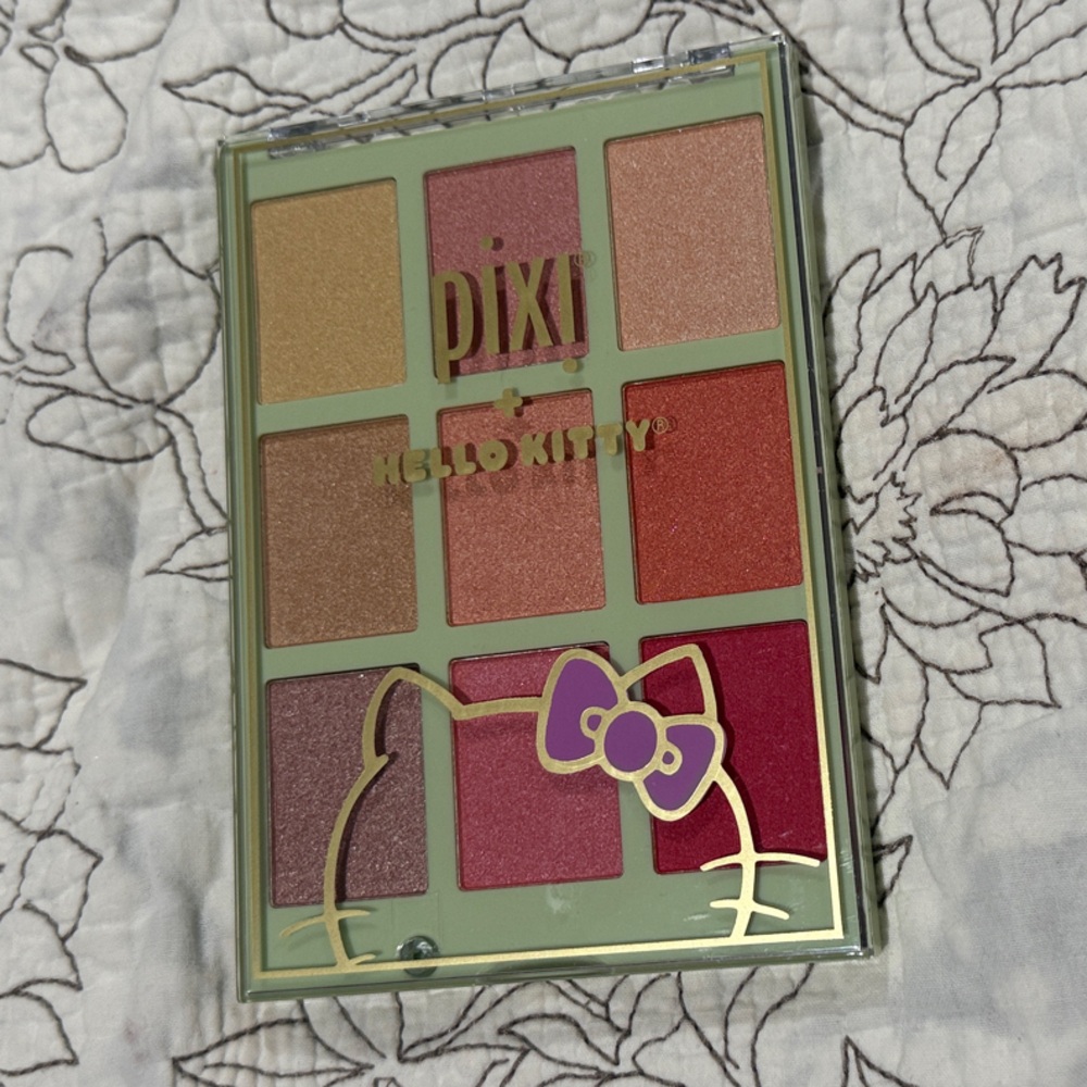 Pixi + Hello Kitty Chrome Glow Palette - Charming Glow NWOB